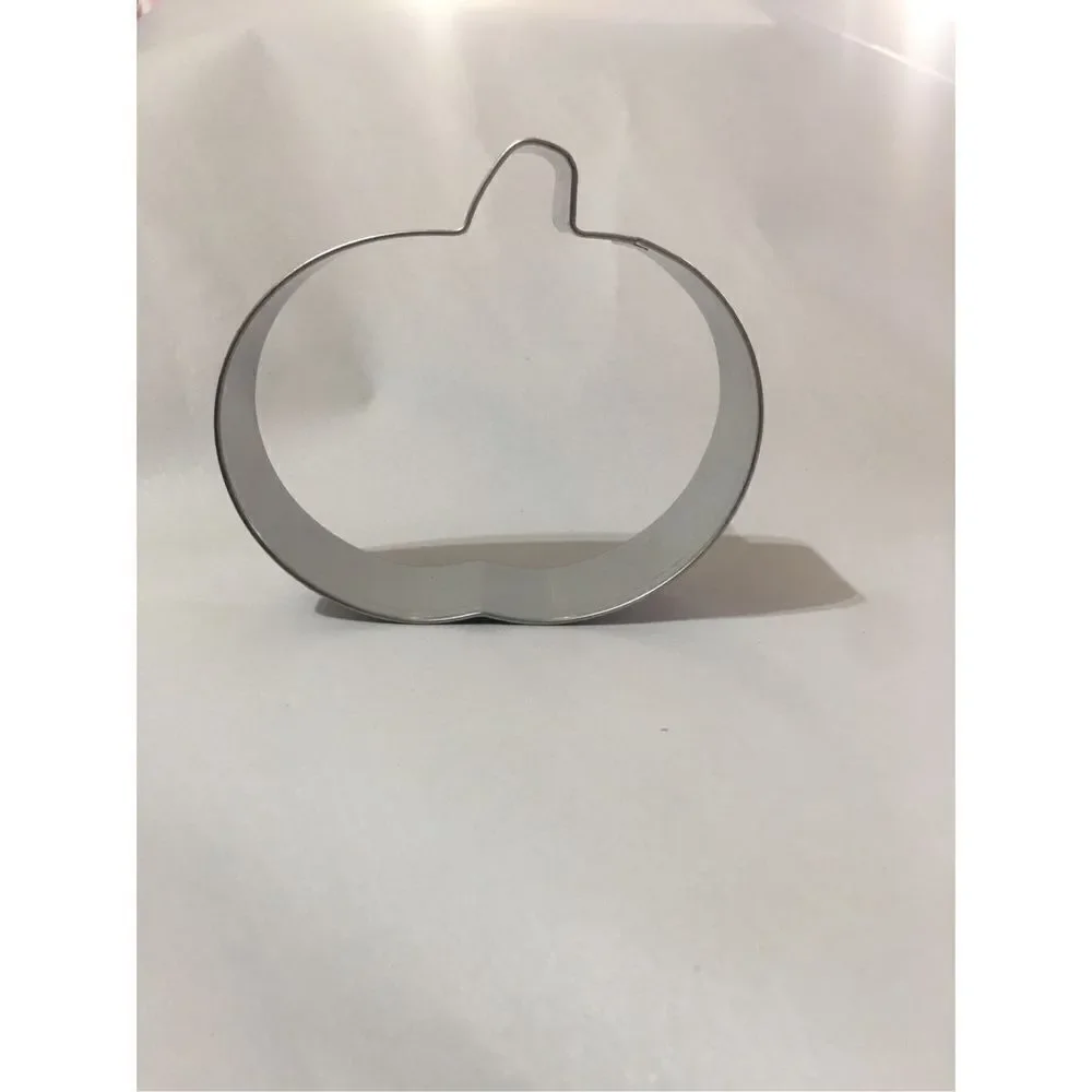 Pampered Chef Set of 3 Halloween Cookie Cutters #1097 with Instructions and Reci